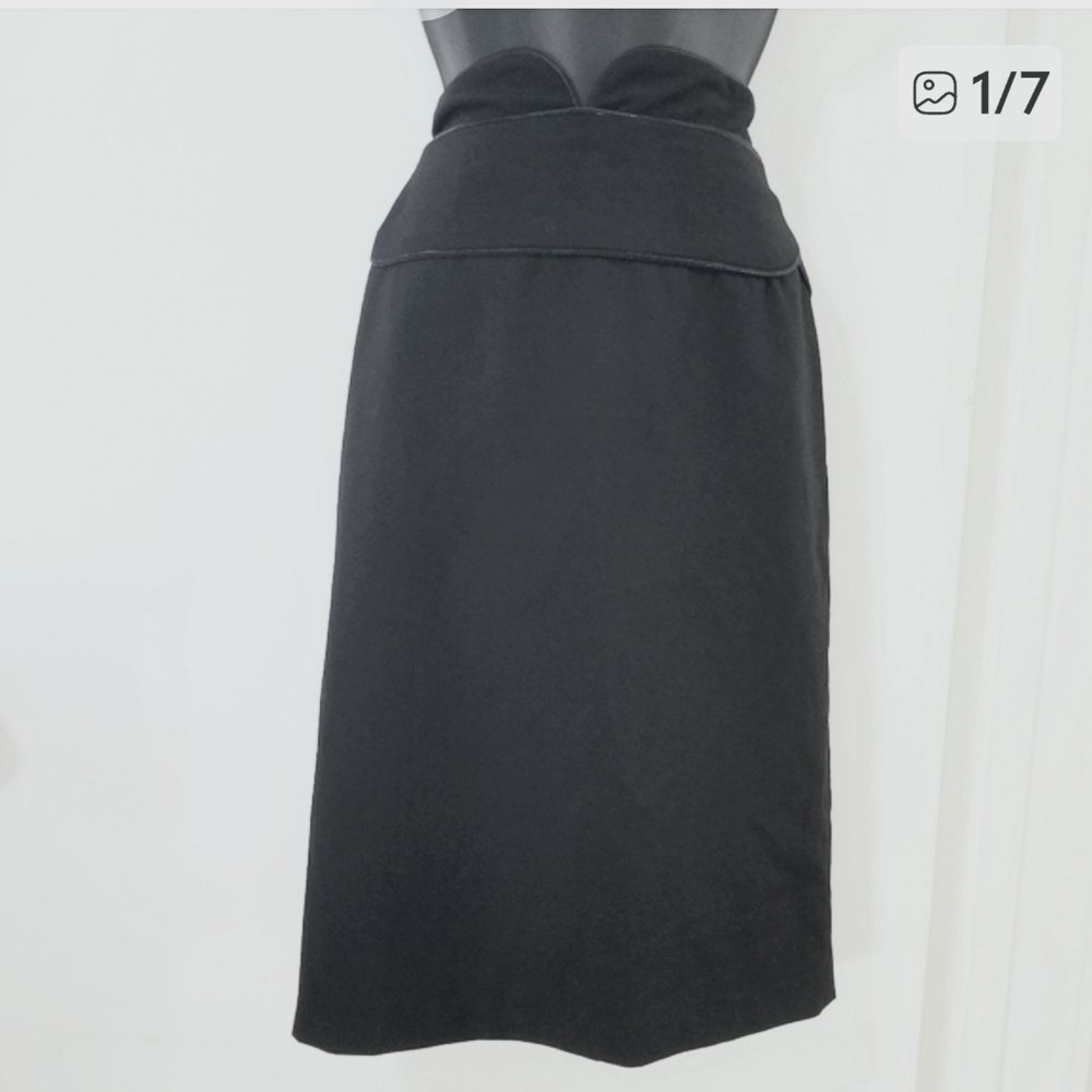 Dalia Collection Black Sculpted Waist Skirt Size 4